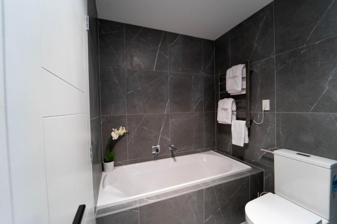 オークランド Modern Sunnyhills Town Houseヴィラ エクステリア 写真